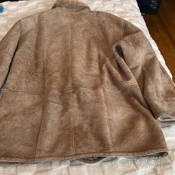 Men's Tan Suede Shearling Coat - Picture 12 of 16